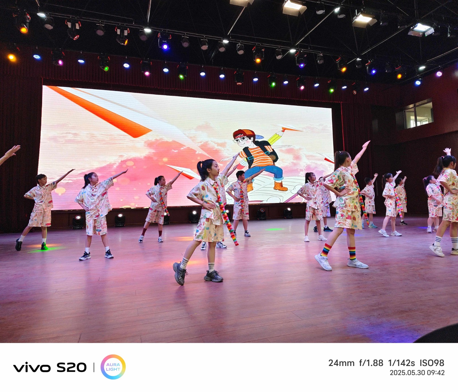 [组图]多彩六一，粽情端午--贺阳外国语学校双节同庆文艺汇演活动 第 9 张